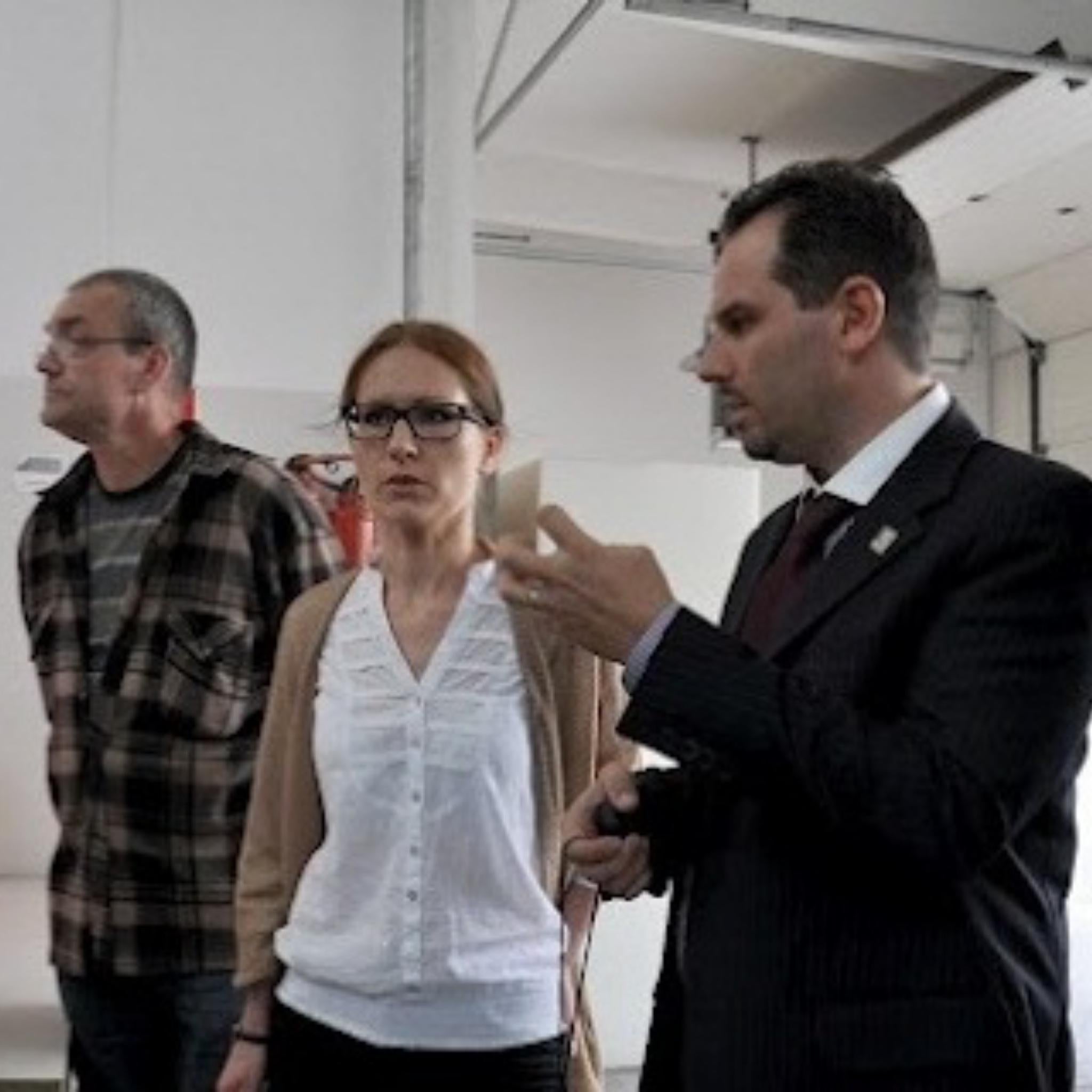 Firma KLER otworzyła swój zaklad produkcyjny dla uczestników panelu dyskusyjnego.