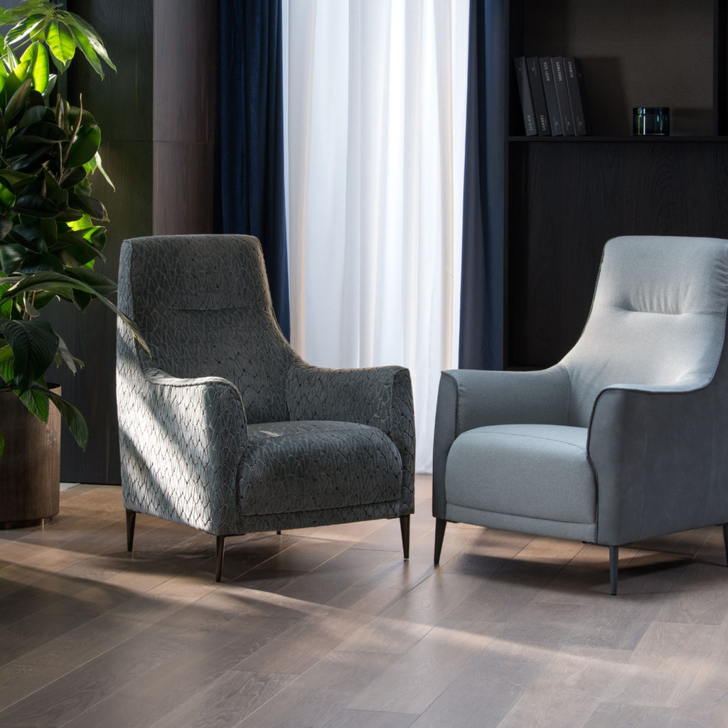 Kler Alto – designerski fotel wypoczynkowy z ozdobną lamówką