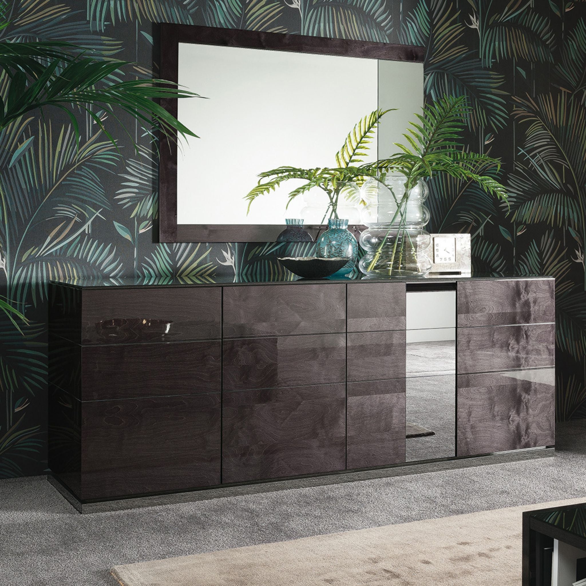 Heritage Alf Italia - luxury high-gloss living room and dining room furniture