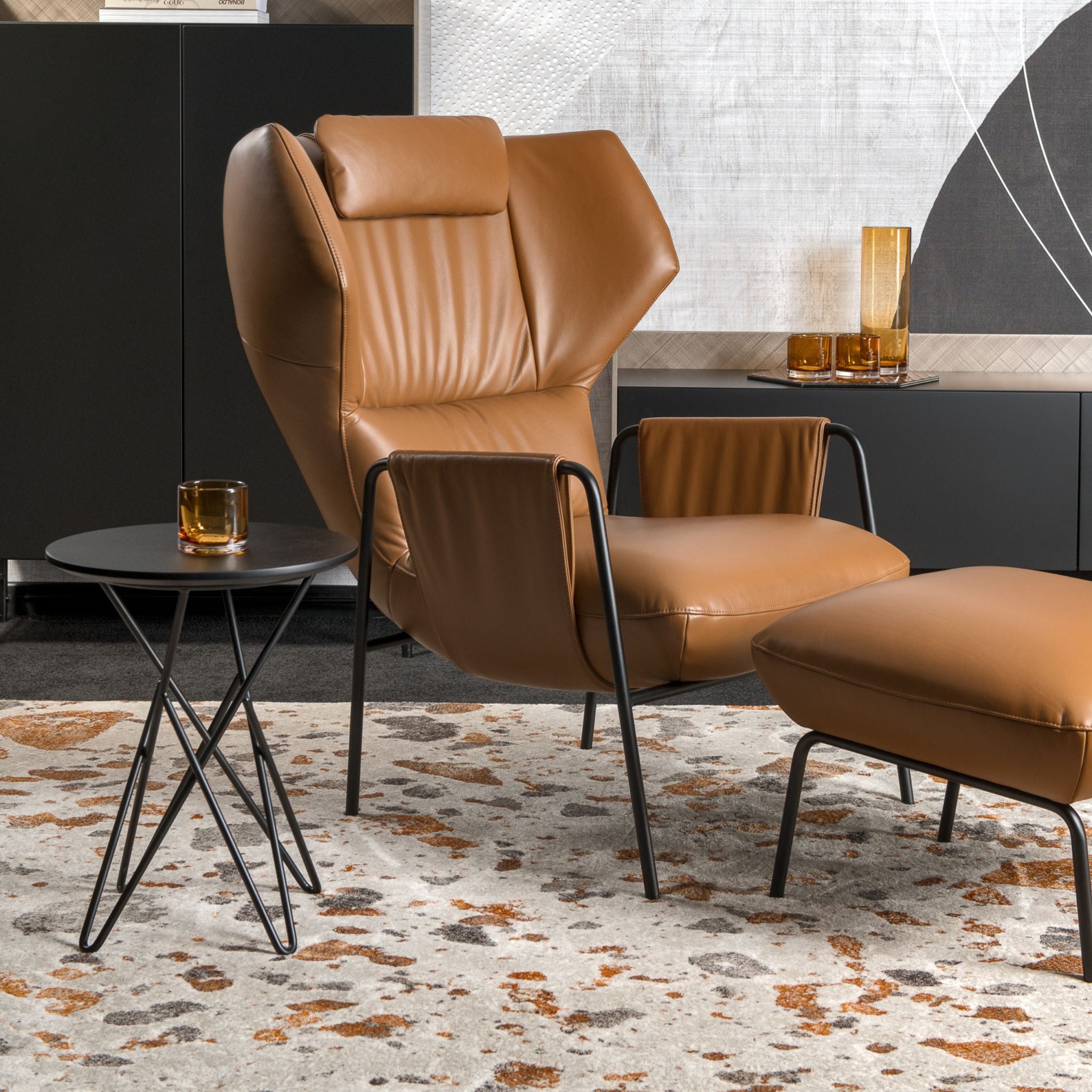 Kler Staccato – designerski fotel wypoczynkowy z mobilnym zagłówkiem