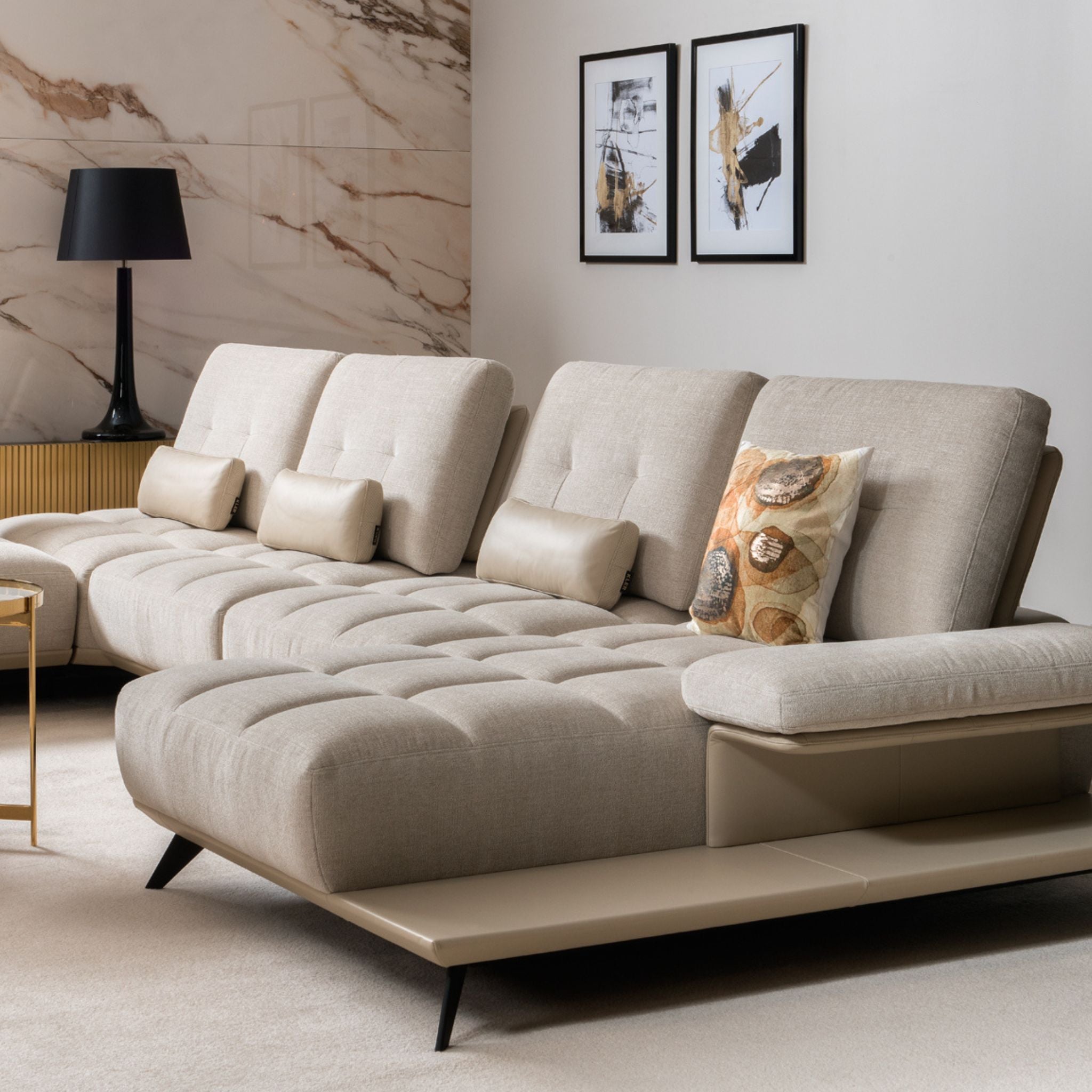 Kler Tritono – a modular lounge system with smart technology