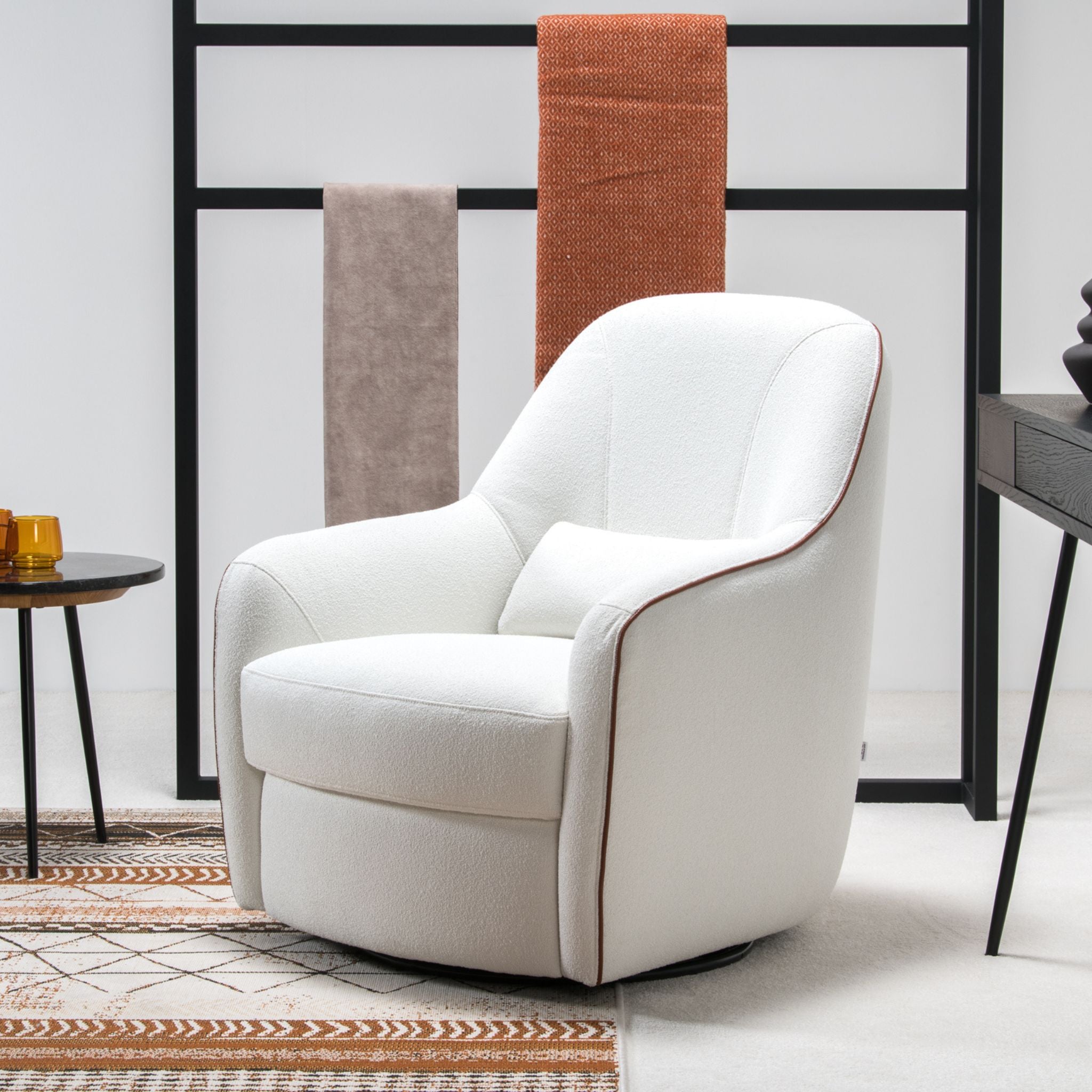 Swivel armchair Rosmarino Vero – designer armchairs for the living room