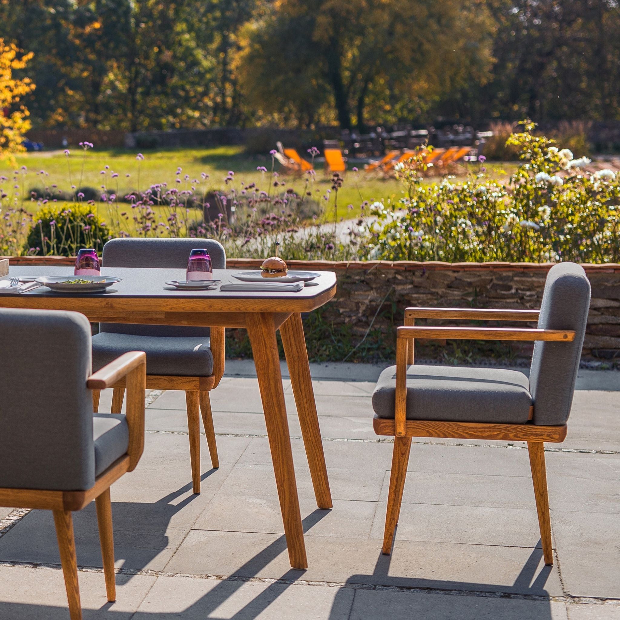 Bouhus Kler Garden Collection - luxurious garden furniture made of wood and slate