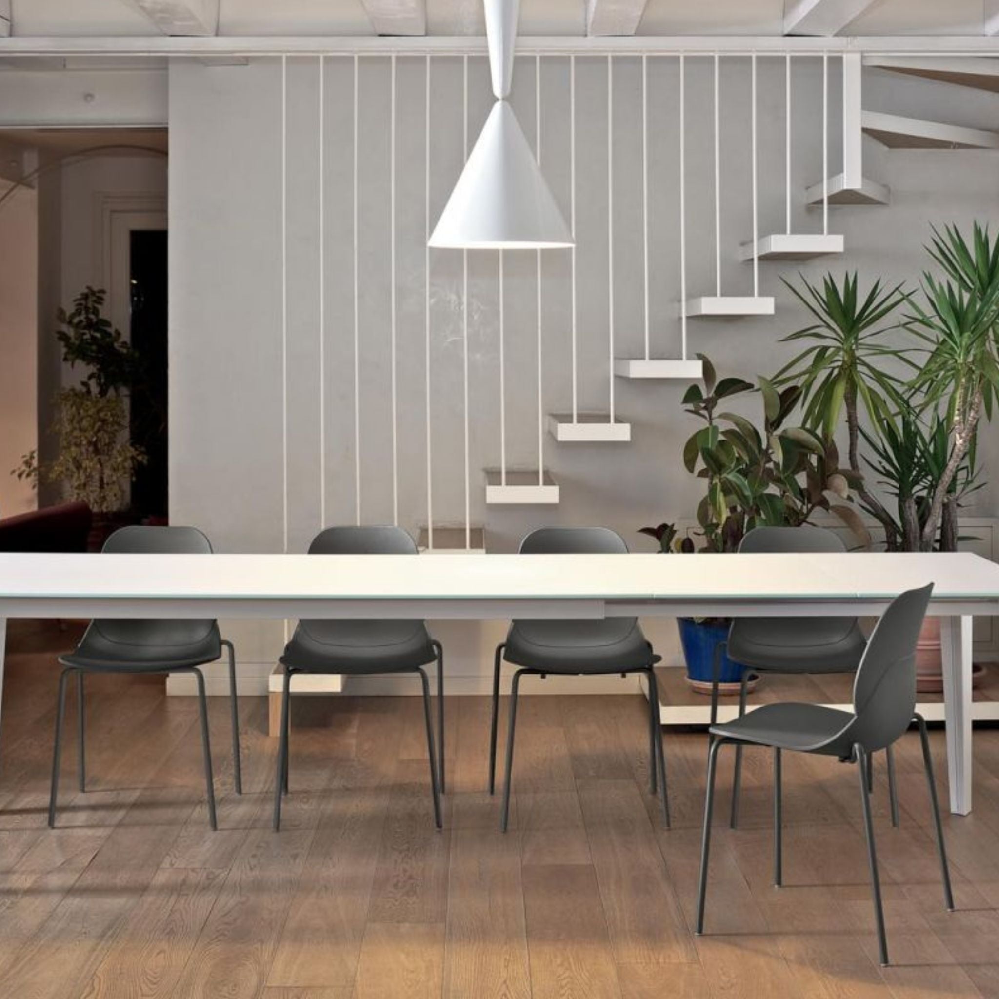Bontempi Cruz – minimalist dining table in the spirit of Italian modernism