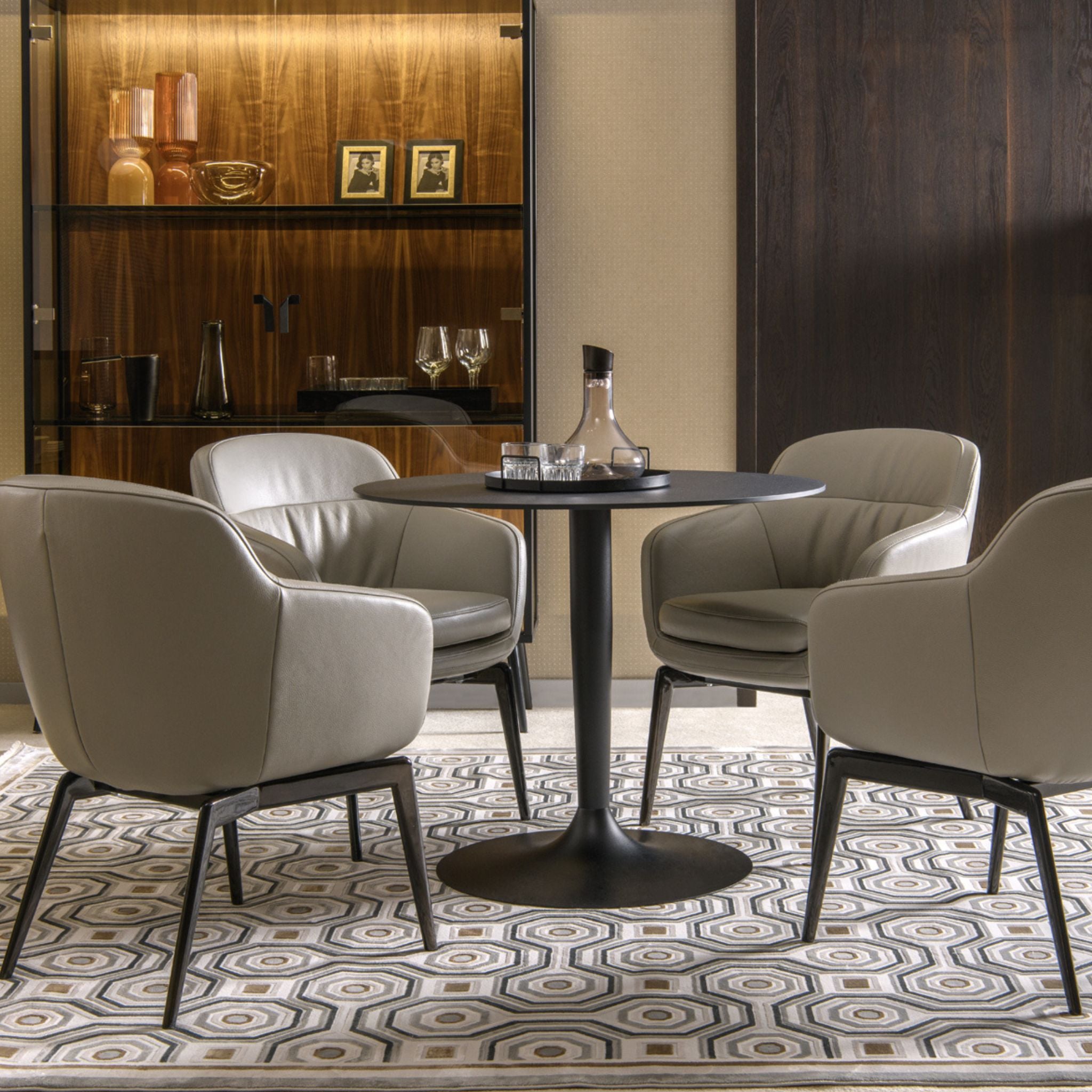 Kler Sempre – a luxurious armchair with armrests and memory foam