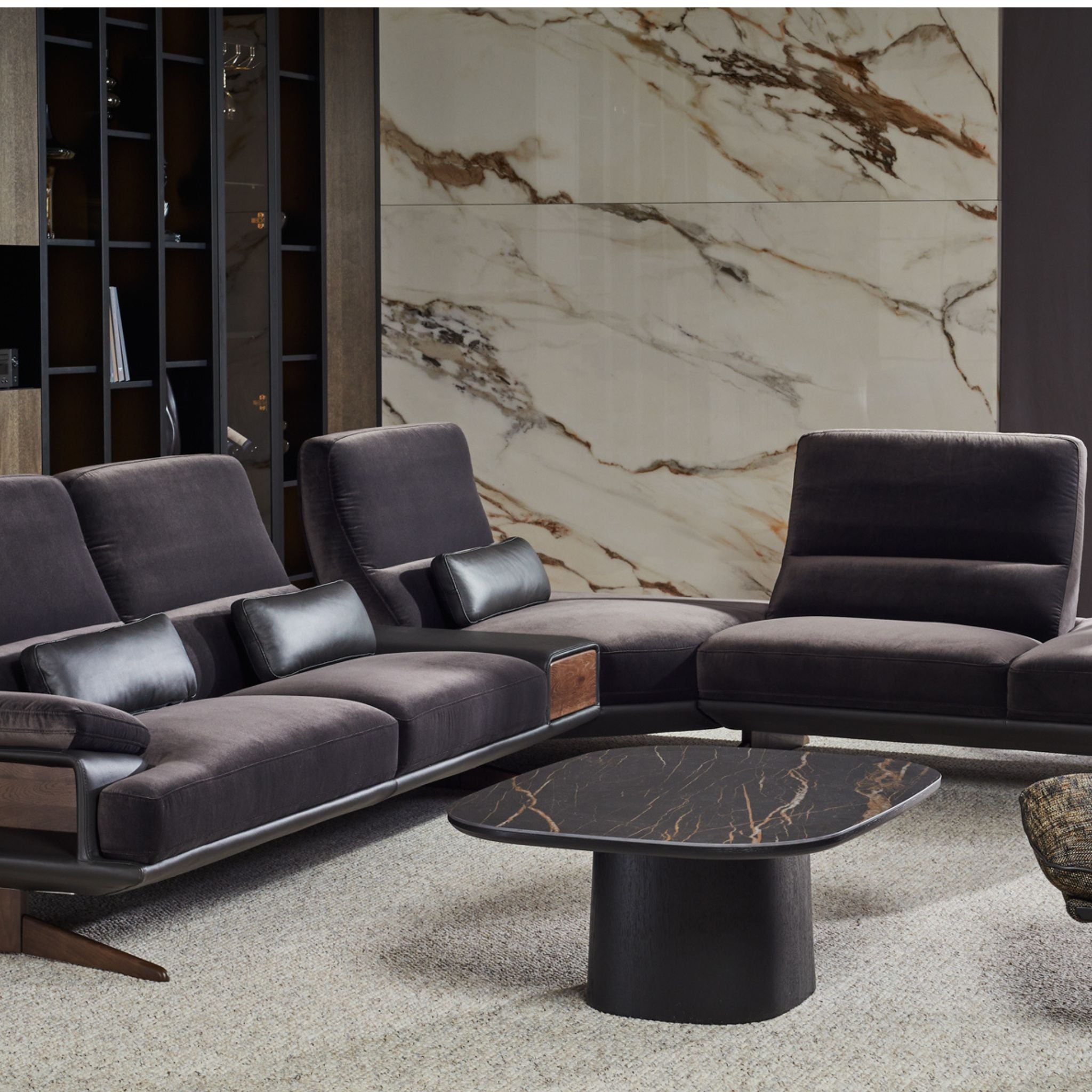 Kler Habanera – nowoczesny fotel wypoczynkowy o rzeźbiarskiej linii