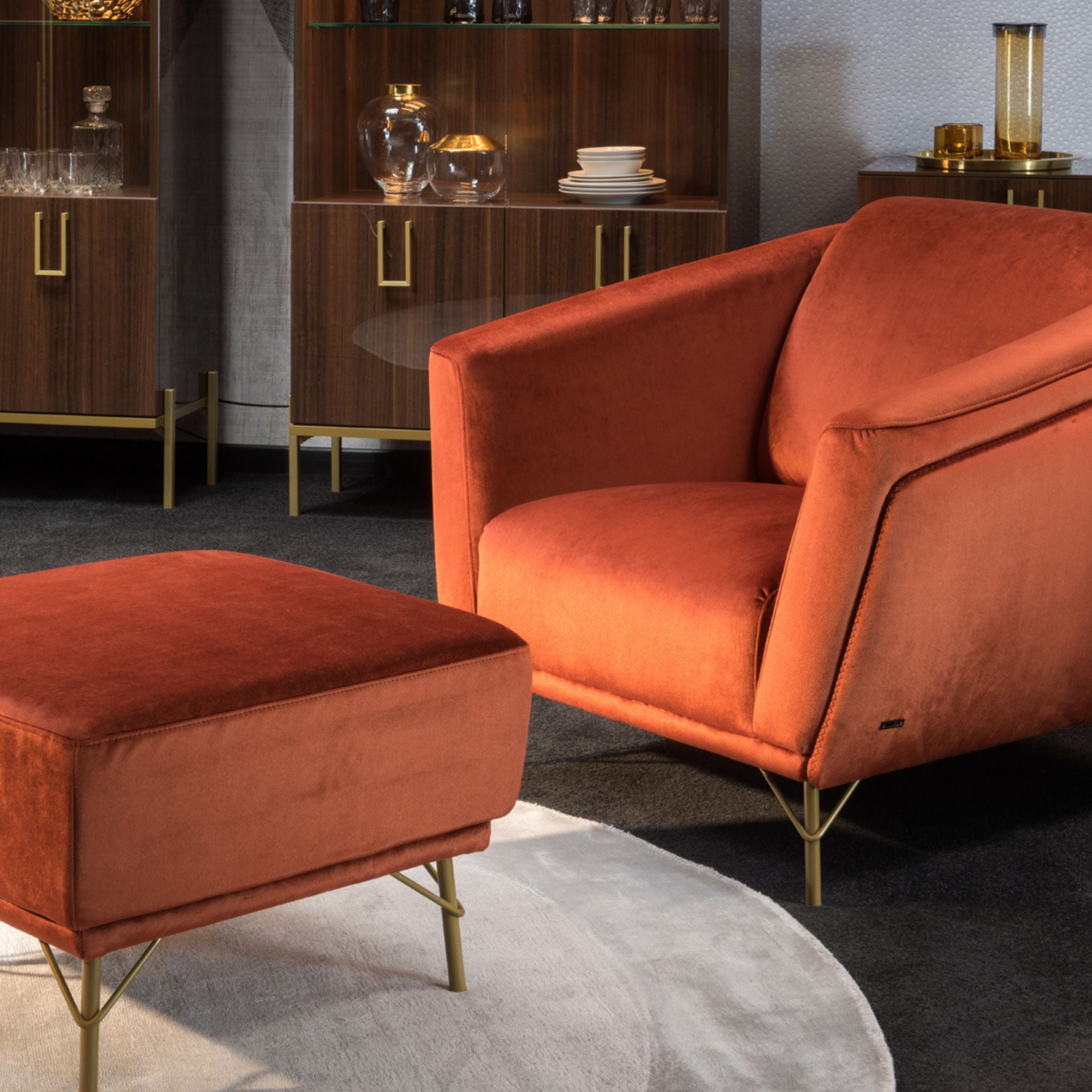 Kler Gondoliere – luksusowy zestaw wypoczynkowy w duchu mid-century modern