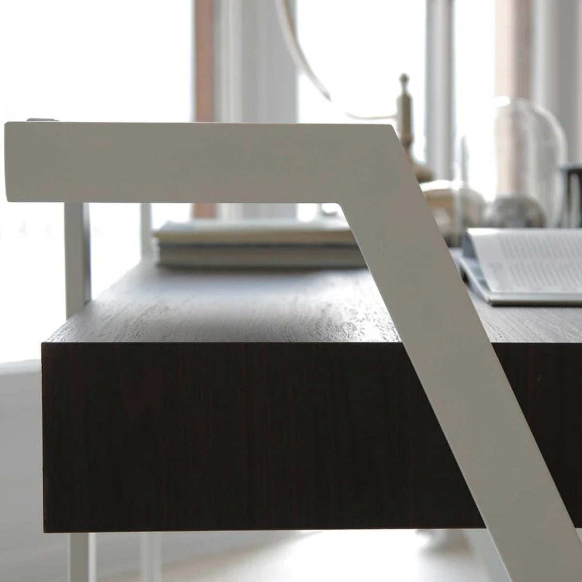 Biurko Zac Bontempi – nowoczesny design i funkcjonalność domowego gabinetu